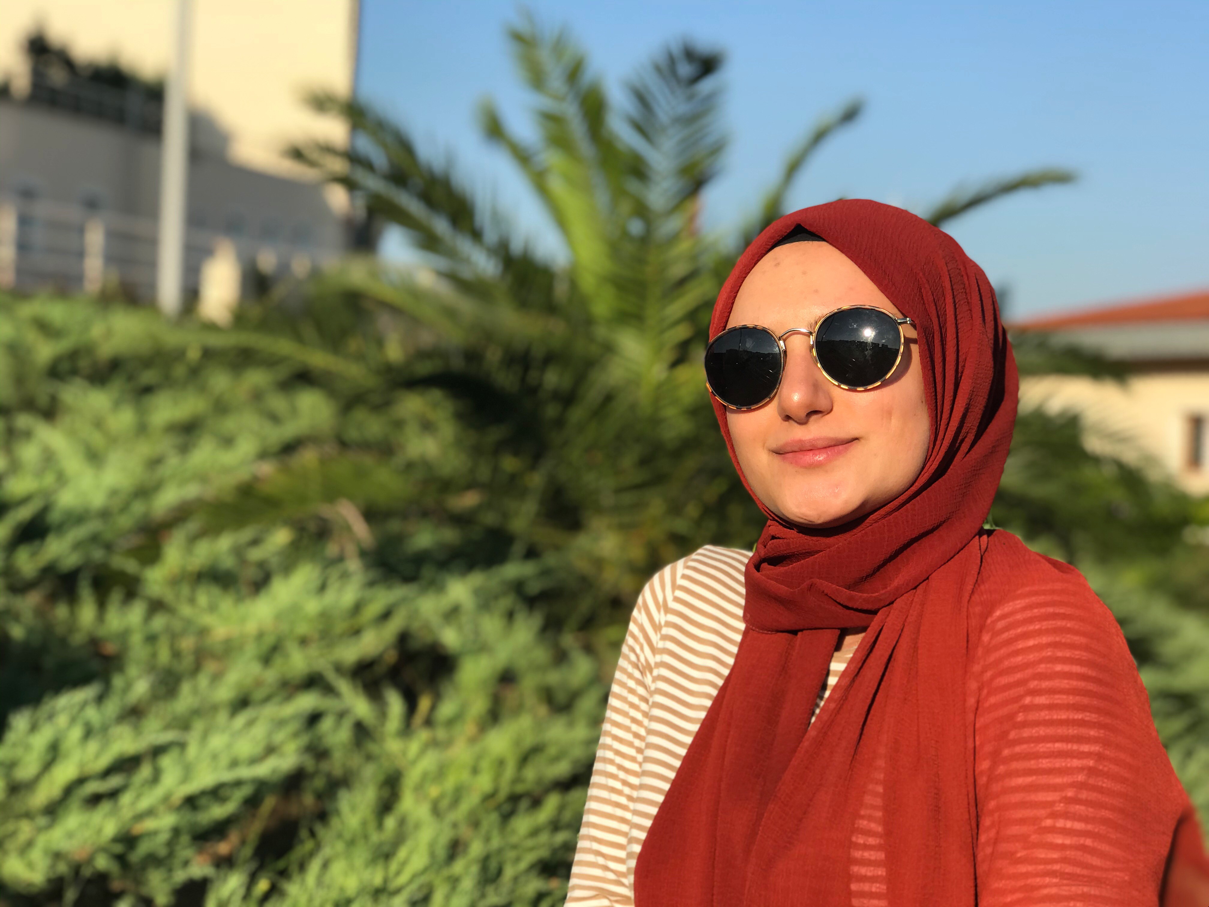 Ayşenur İlhan
