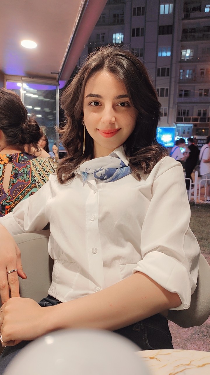 Berna Sakır