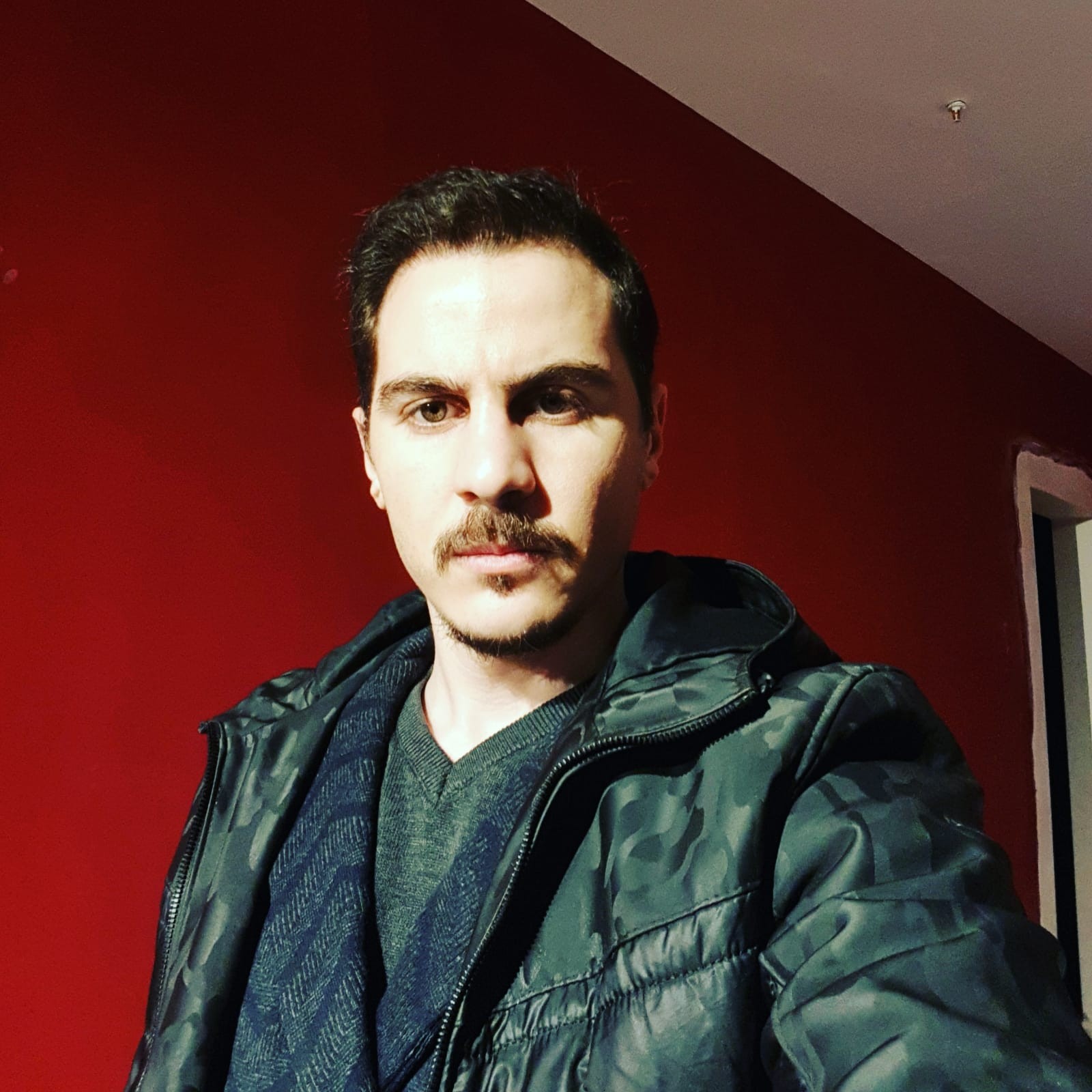 Deniz Tütündiken