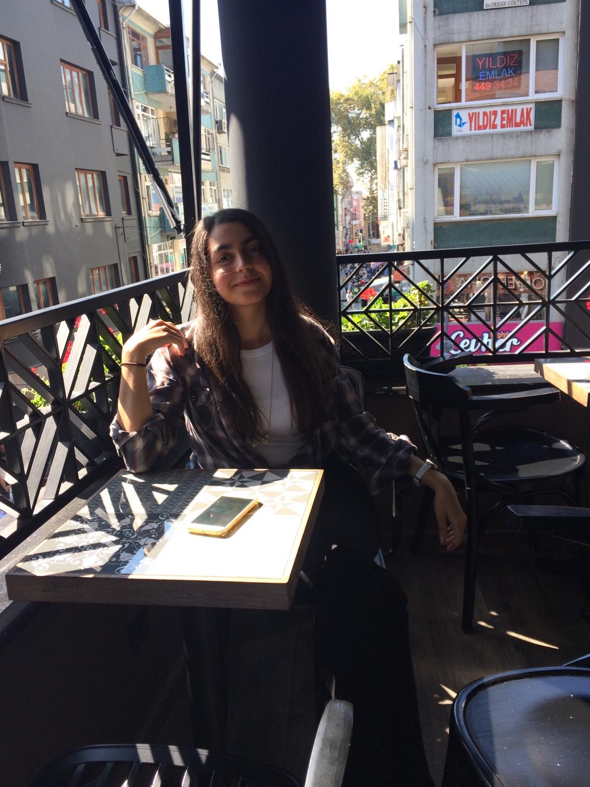 Esra Güneş